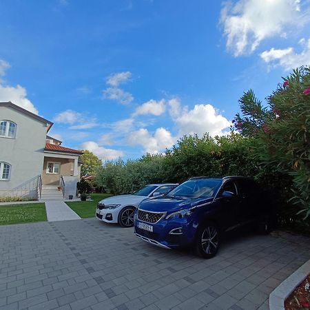 Apartman Ika Umag Exterior photo