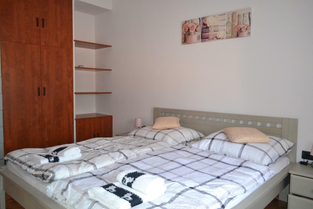 Apartman Ika Umag Exterior photo